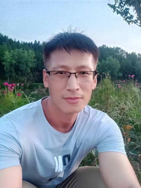零零柒的第一张照片--诏安征婚网