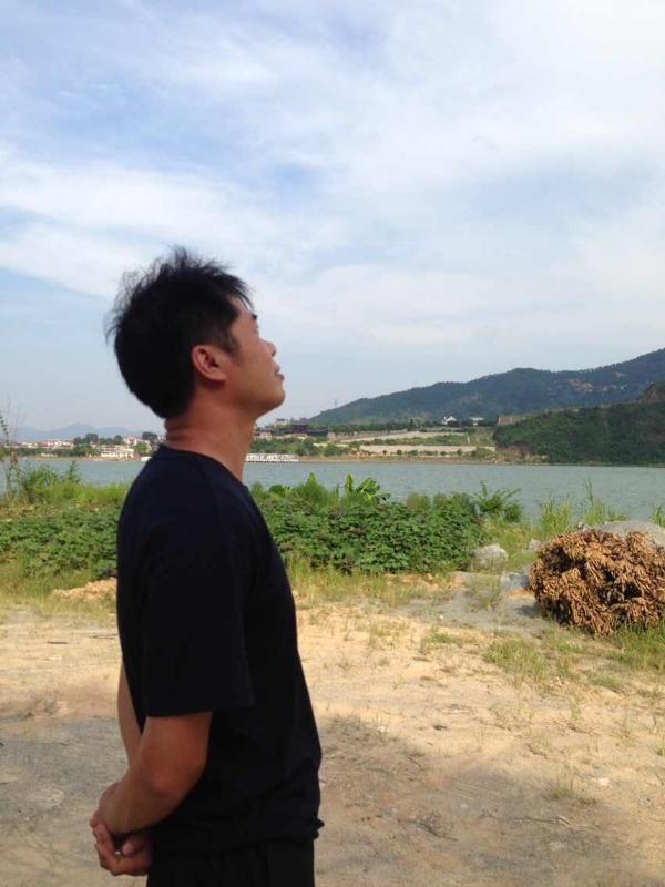 雾里看花的第一张照片--诏安征婚网