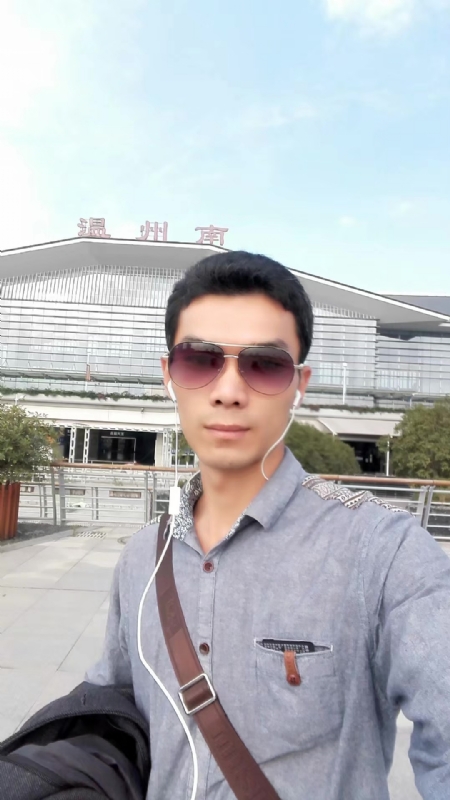 错把真心喂了狗的第三张照片--诏安征婚网