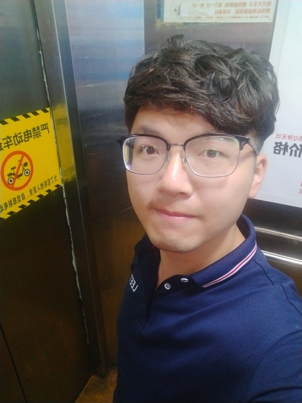 H先生的第二张照片--诏安征婚网