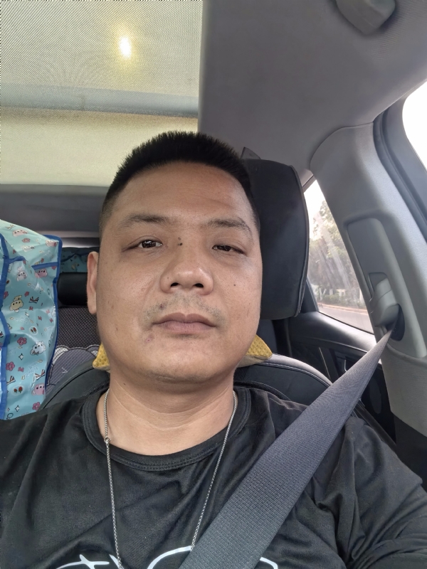 卖电池的大叔的第一张照片--诏安征婚网